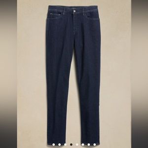 Banana Republic Slim fit travel Jean dark rinse wash